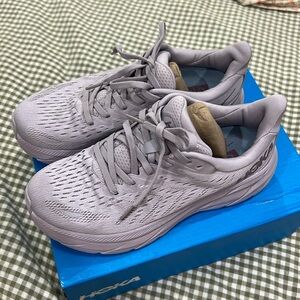 Brand new limited light purple Hoka Clifton 8 size 7.5